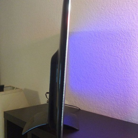 Vizio Tv 23-inch Led-Lcd - Picture 2 of 13